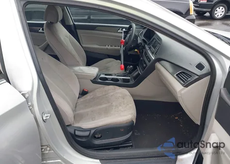 2015 Hyundai Sonata Sport z USA, uszkodzony, nr VIN 5NPE34AF7FH044760